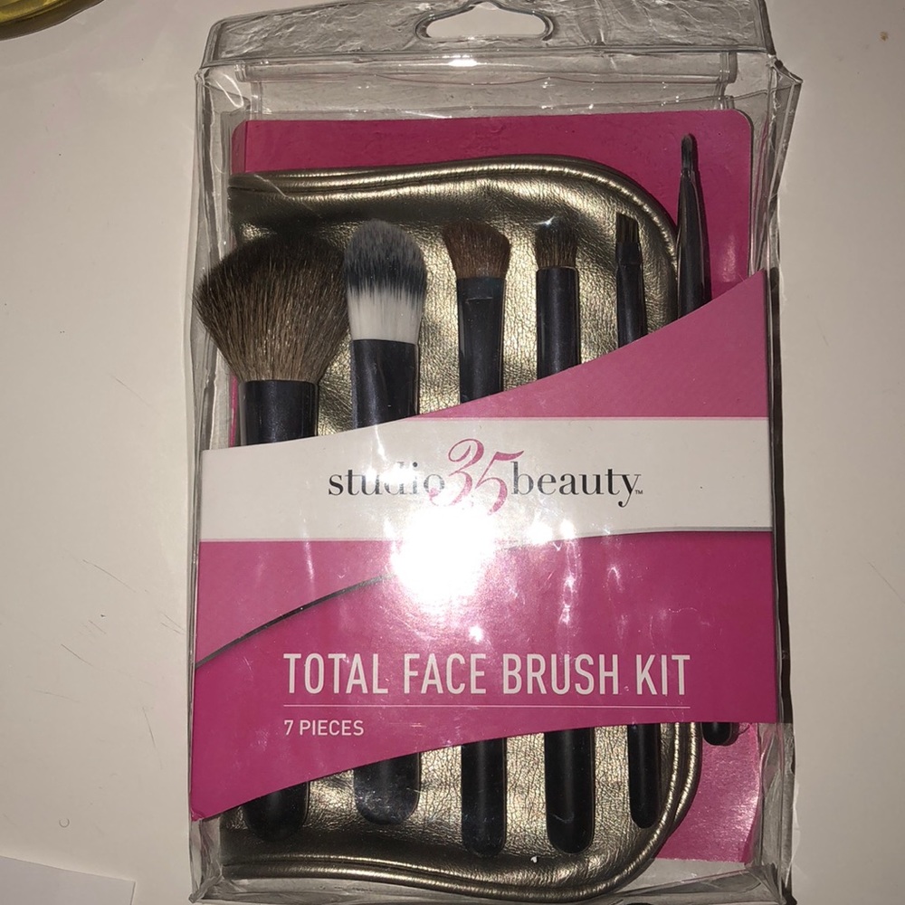 Make up brush set